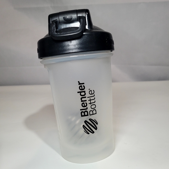 Two 20 oz Clssic V2 Blender Bottles w/ Lids and Blender Ball Whisks - Picture 9 of 10